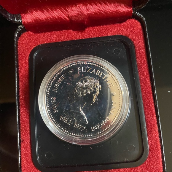 Rare Canadian Jubilee 25th Anniversary Silver edition Canada Dollar Uncirculated - Picture 4 of 6